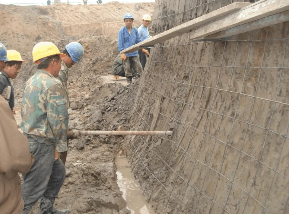 青岛常见基坑支护开挖事故的原因分析与处理方法